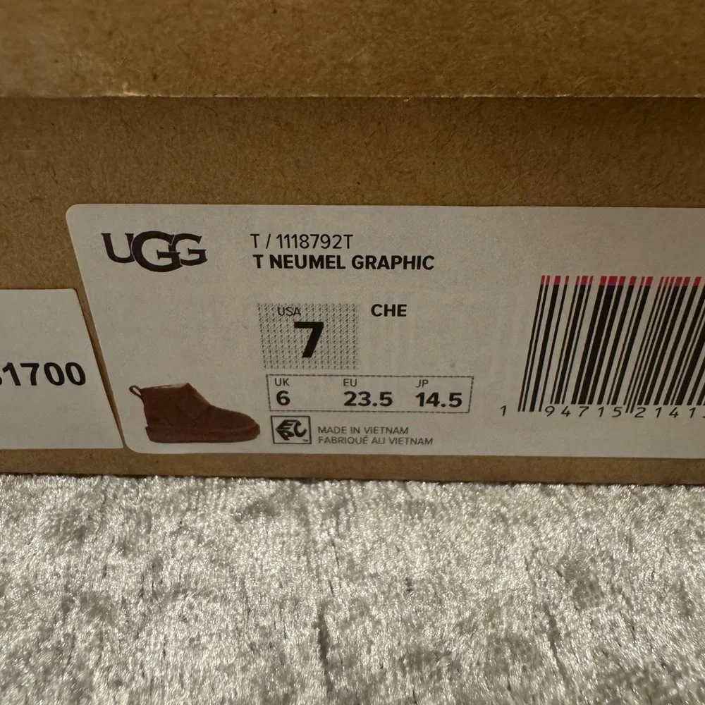 ✨UGGS✨ - Picture 6 of 6